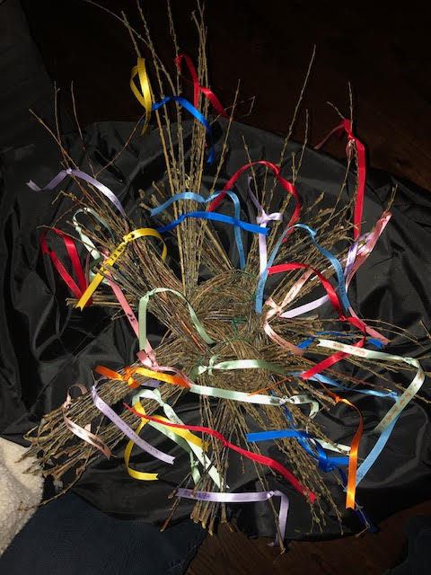 This colourful knot of willow branches symbolizes the commitments between East End United and Nourish. The ribbons were placed by individual congregants, volunteers and partners with their specific hopes and visions of radical hospitality!